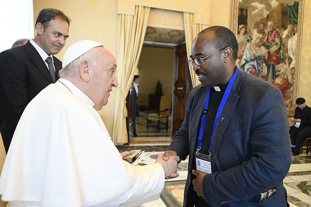 Missio wenst paus Franciscus spoedig herstel