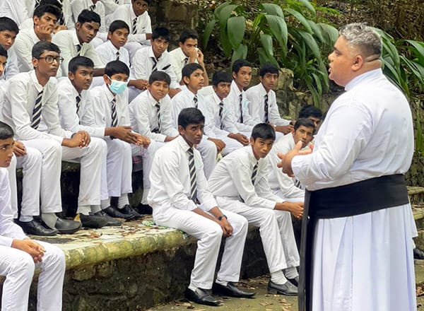 Nieuwe keuken voor kleinseminarie in Borella Colombo