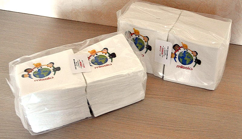 Serviettes Missio avec impression emballés